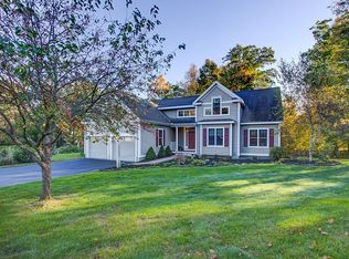 8 Parkman Brook Ln, Stratham, NH 03885