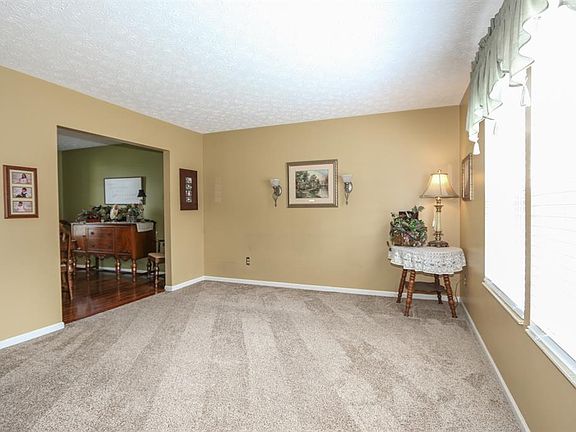 5th image of 3 Mallard Dr