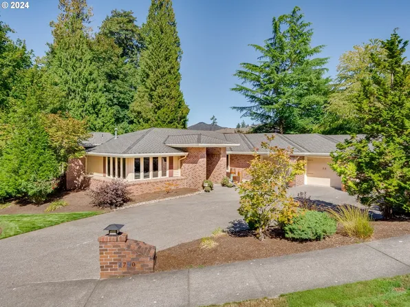 2700 SE Cleveland Dr, Gresham, OR 97080