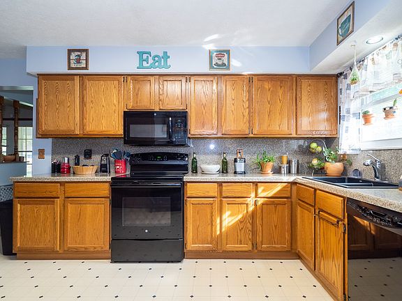 4th image of 6660 Rolling Glen Dr