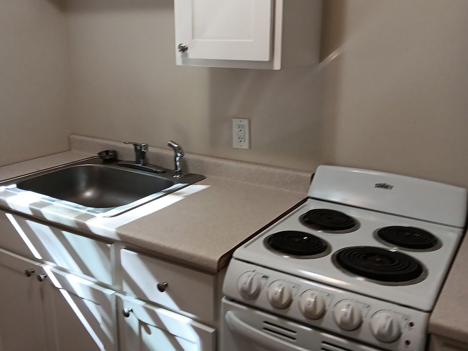 1st image of 242 Commercial St #15