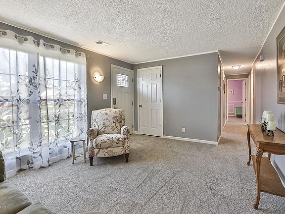 5th image of 111 Monica Dr