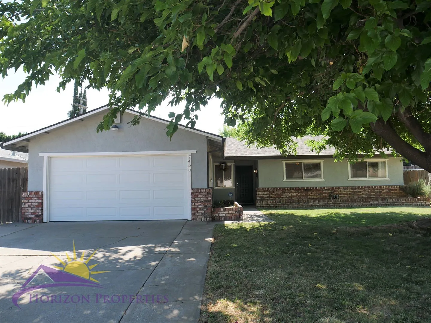 7455 Saybrook Dr photo 1