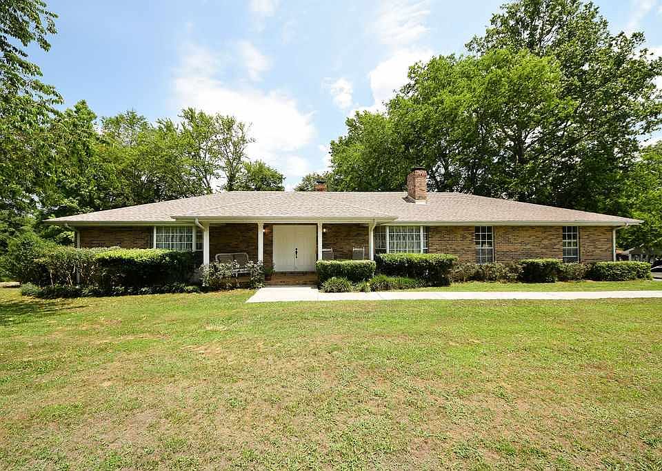 1st image of 240 McClary Dr