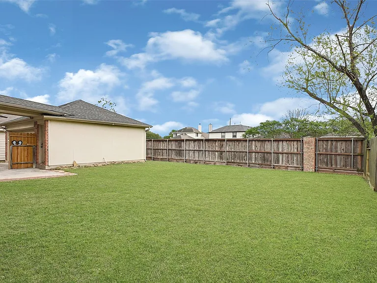 11915 Helene Ct — Photo 33
