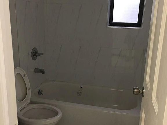 5th image of 8841 16th Ave #3