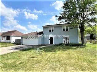 1038 Colorado Ave, Aurora, IL 60506