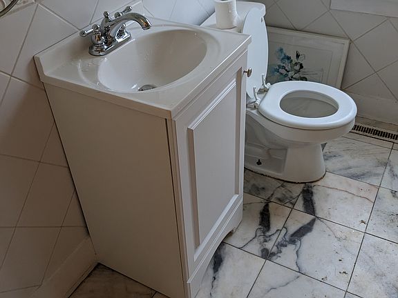 2nd image of 71 Ridge Ave