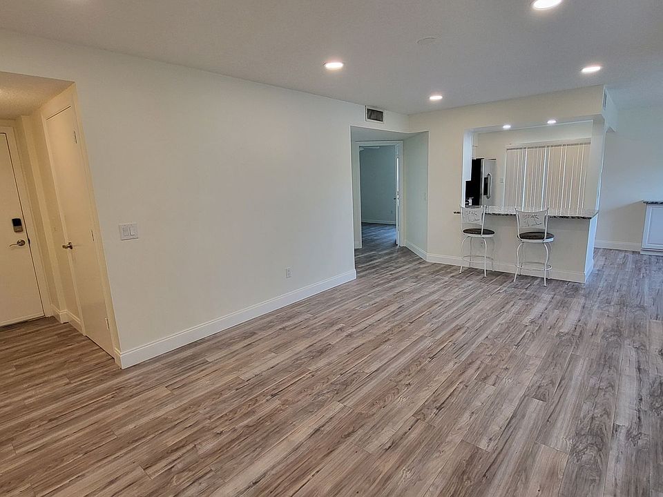 1st image of 1924 Westminster Cir