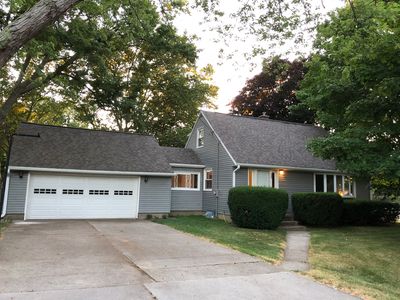 335 N Creyts Rd, Lansing, MI, 48917
