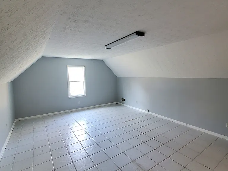 1195 Burning Bush Dr — Photo 11