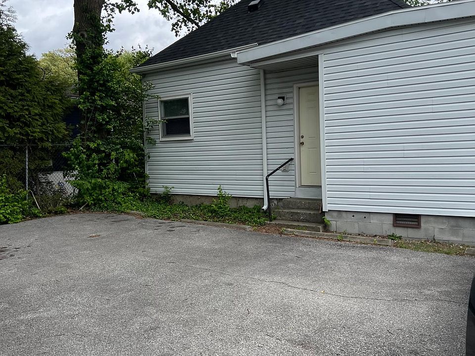 1st image of 389 Oldham Ave #B