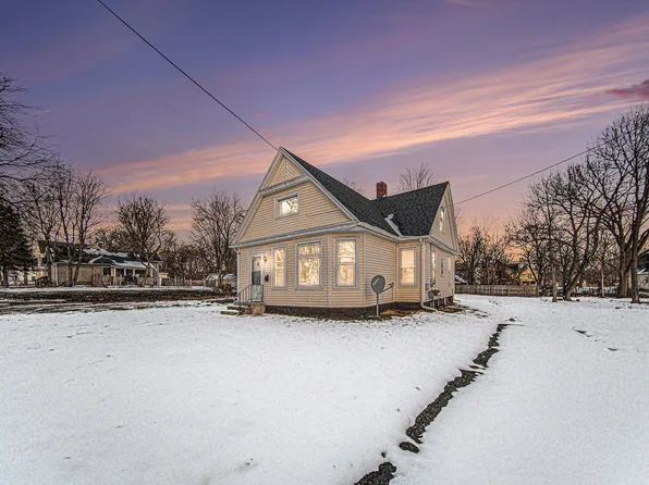 1023 Maple Ave, Jackson, MI 49203