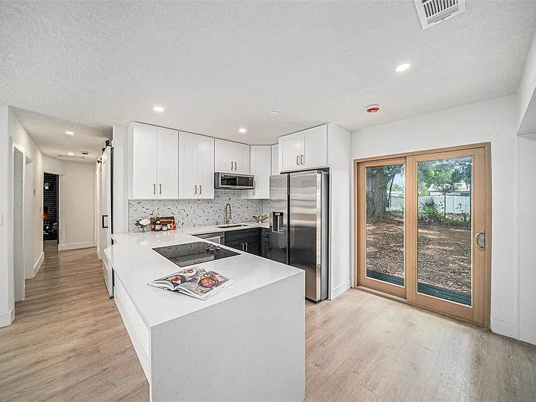 3812 W Rogers Ave — Photo 10
