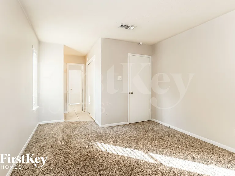 9131 Landry Blvd — Photo 14