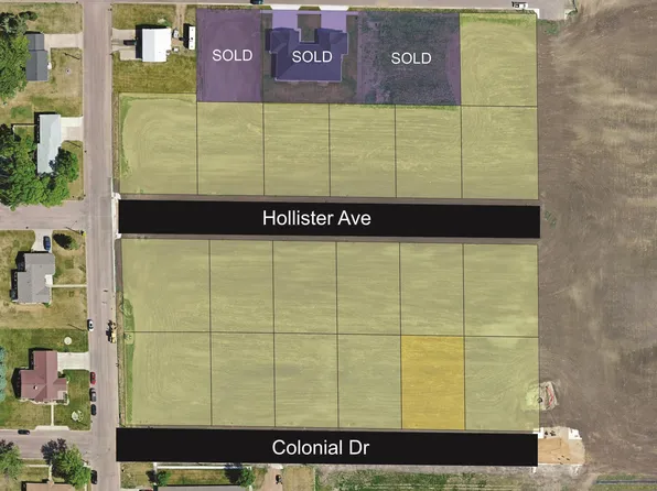 208 Colonial Dr, Salem, SD 57058