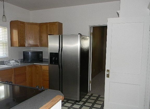 4th image of 39 Blair Ave