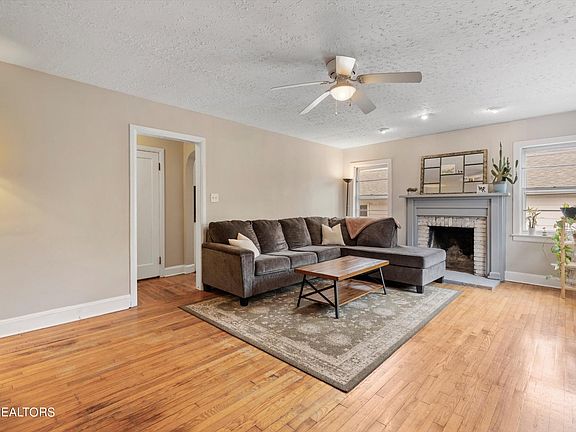 5th image of 1534 Branson Ave