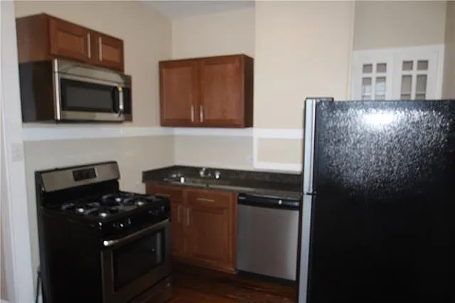 919 Dublin St — Photo 6