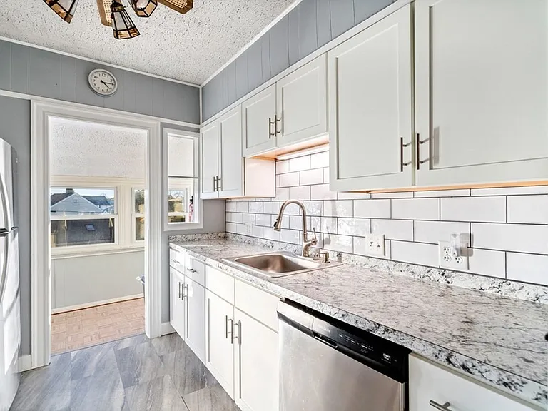 14 Windsor Rd #2 — Photo 5