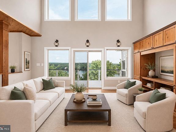 3rd image of 111 Waterside Ln