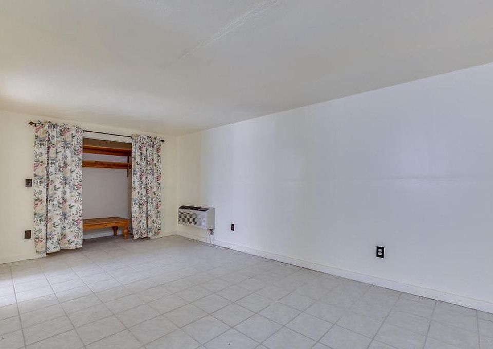 1st image of 1016 Arco Dr #2
