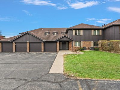2533 E Lakeshore Dr UNIT A-35, Crown Point, IN, 46307