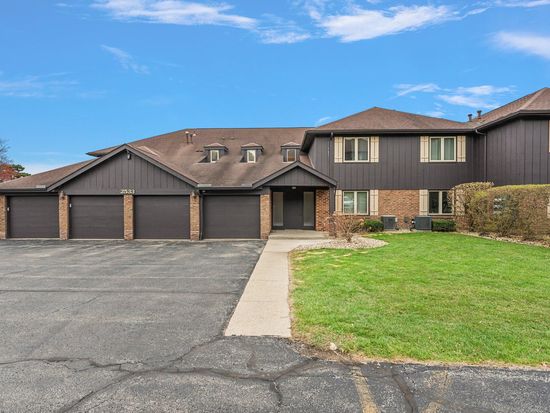 2533 E Lakeshore Dr UNIT A-35, Crown Point, IN 46307