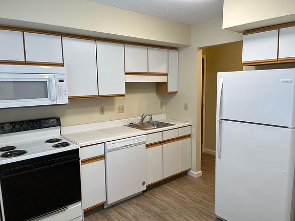 2nd image of 205 W 11th St #1