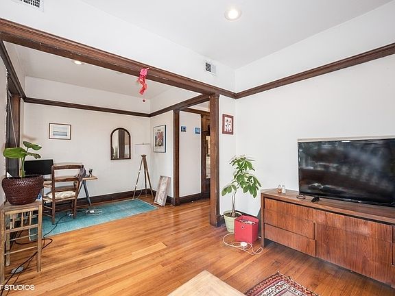 5th image of 2718 N Mozart St