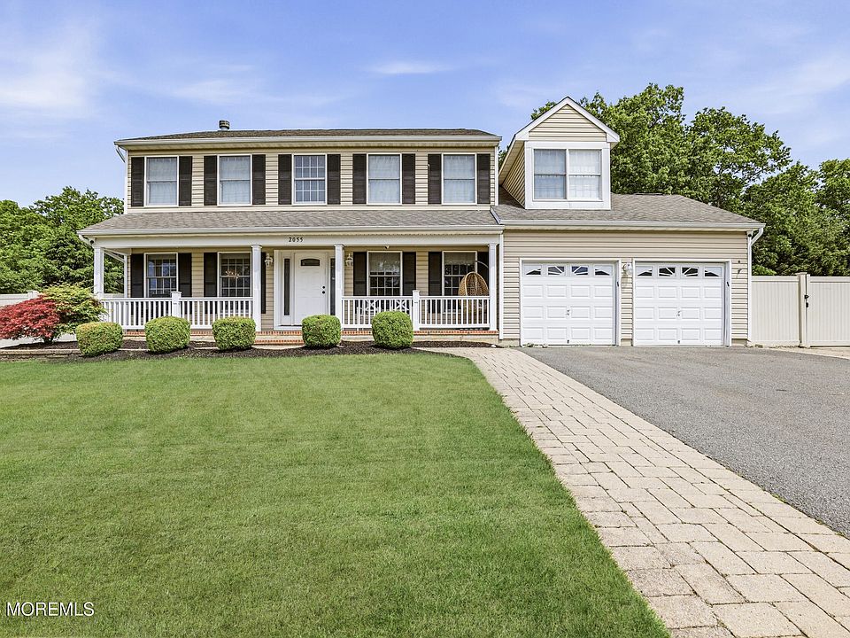 1st image of 2055 Mackenzie Road