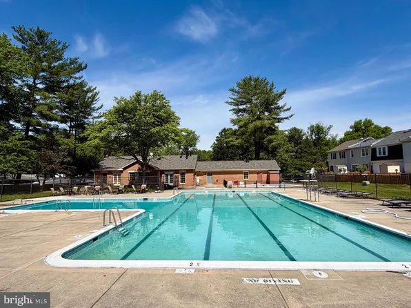 35 County Ct #18-8, Gaithersburg, MD 20878