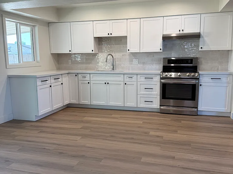 7931 W Earll Dr — Photo 2