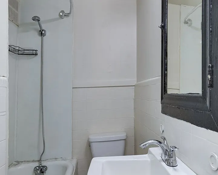 Abh - 2111 A/B/C/D Belmont — Photo 15