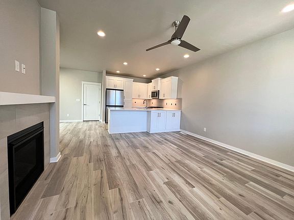 3rd image of 4196 SE Century Blvd