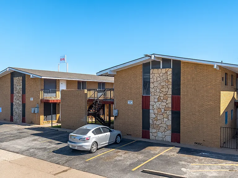 Stoneridge Apartments — Photo 9