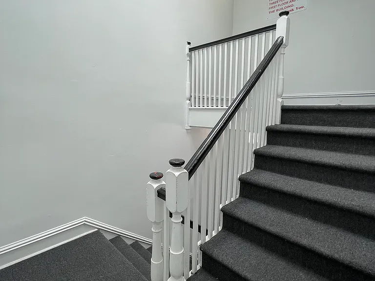 744 E Vernon Rd #404 — Photo 17