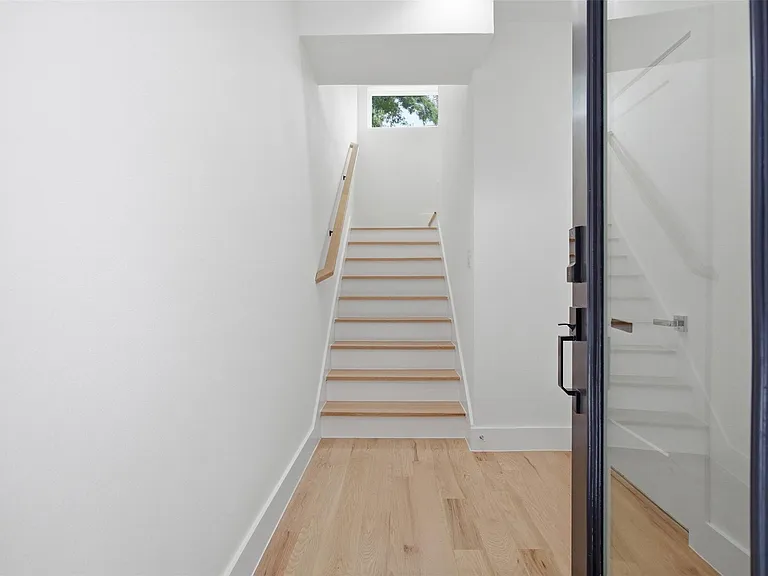 4605 Belmont Ave #2 — Photo 9