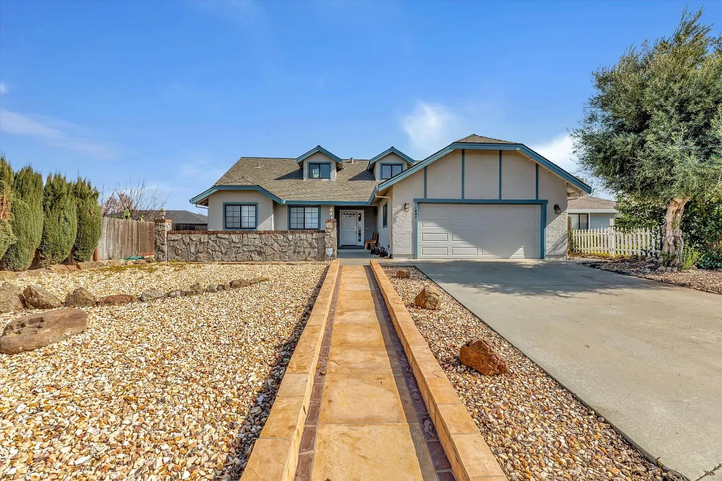 1031 Clearview Dr photo 1