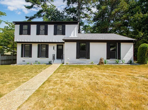 30 Tallyho Ln, Little Rock, AR 72227