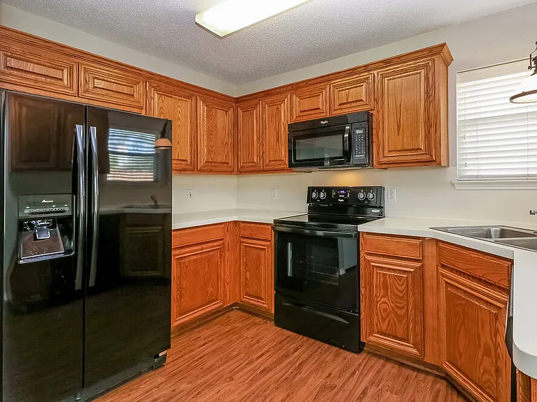 1012 SW Hillside Dr — Photo 6