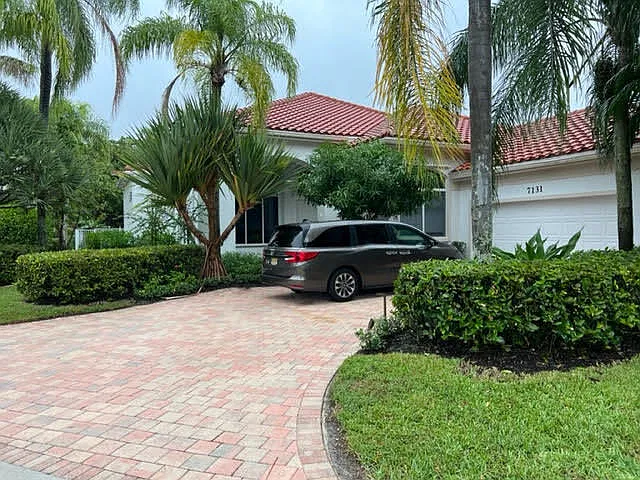4 bed, 4.0 bath, 3064 sqft, $13,995 — Photo 1