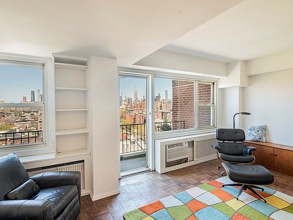 3rd image of 18 Charlton St Unit 15D