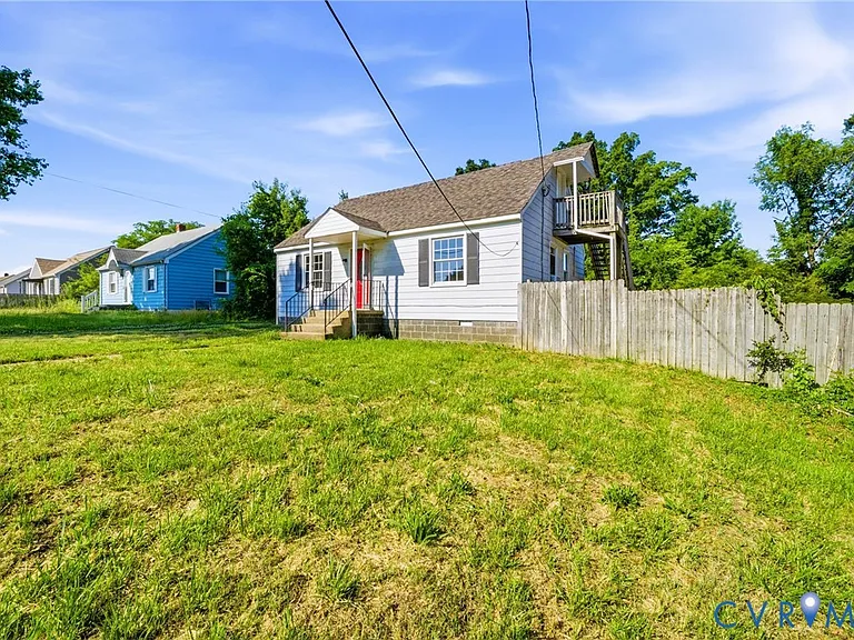 302 Marlin Dr — Photo 2