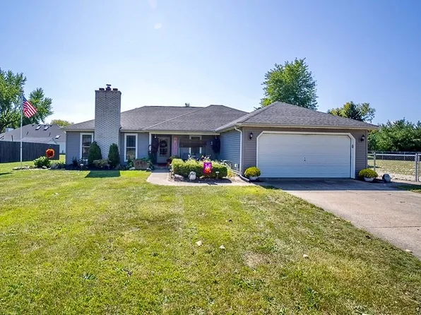 5240 Kevin St, Sheffield Village, OH 44054
