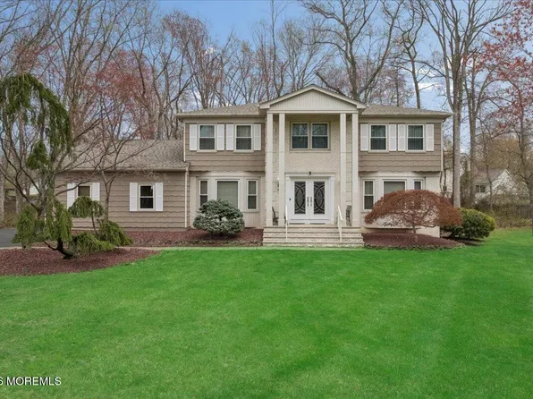 5 Crown Court, Manalapan, NJ 07726