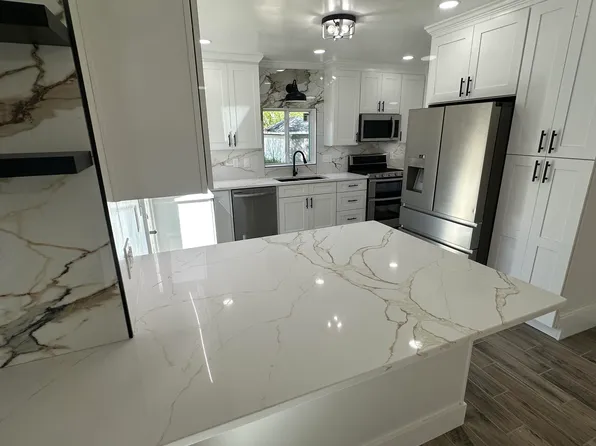 556 Cooper St, Jackson, MI 49201