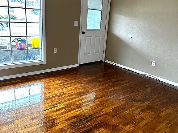 4th image of 1715 W McAlester Ave