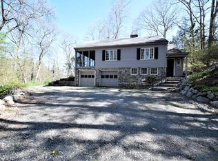 85 Centre St, Dover, MA 02030