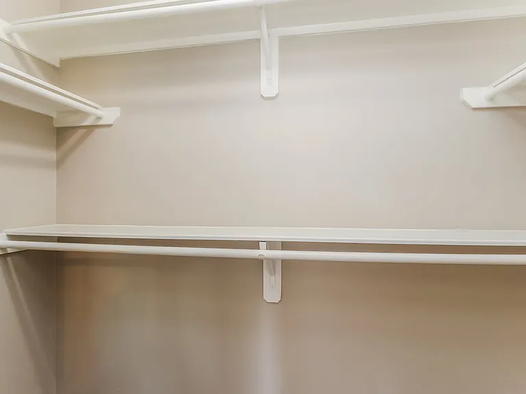 12134 Carriage Oak Cir — Photo 11